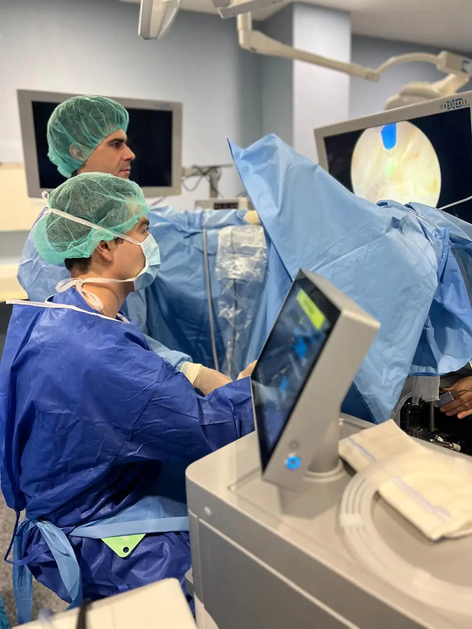 Cirugía prostática con láser de Holmio en quirófano
